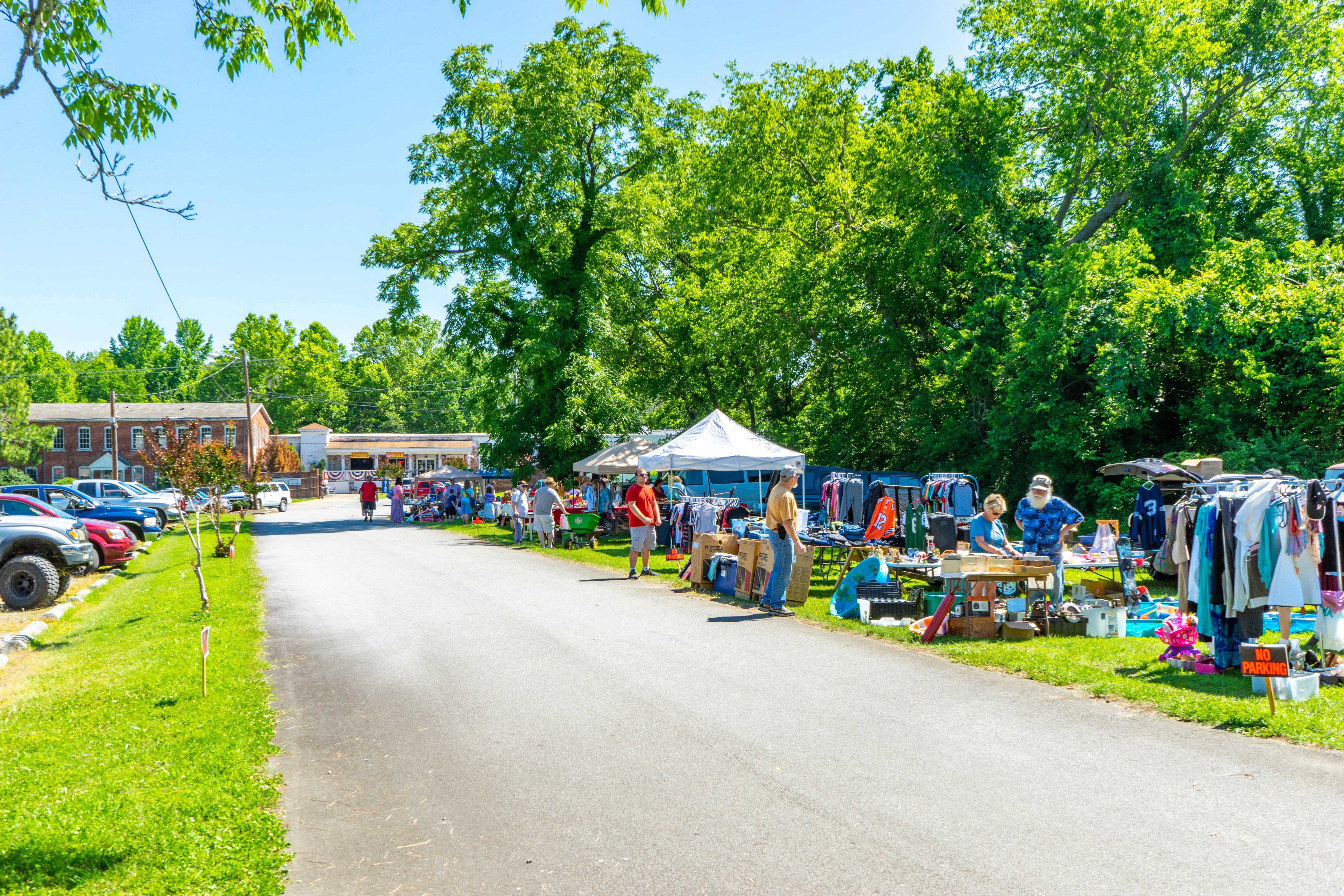 301 Endless Yard Sale