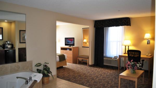 Surestay Plus Hotel By Best Western Roanoke Rapids